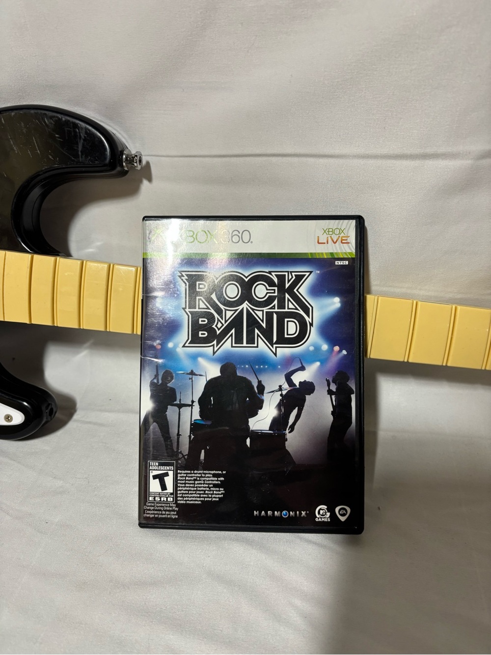 Xbox 360 Fender Black and White Guitar Controller with Beatles Game - Picture 3 of 9
